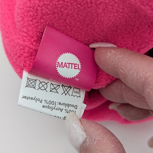 NWT Mattel Barbie Kids Winter Hat/Chook/Tuque With Fleece Lining - Picture 4 of 14